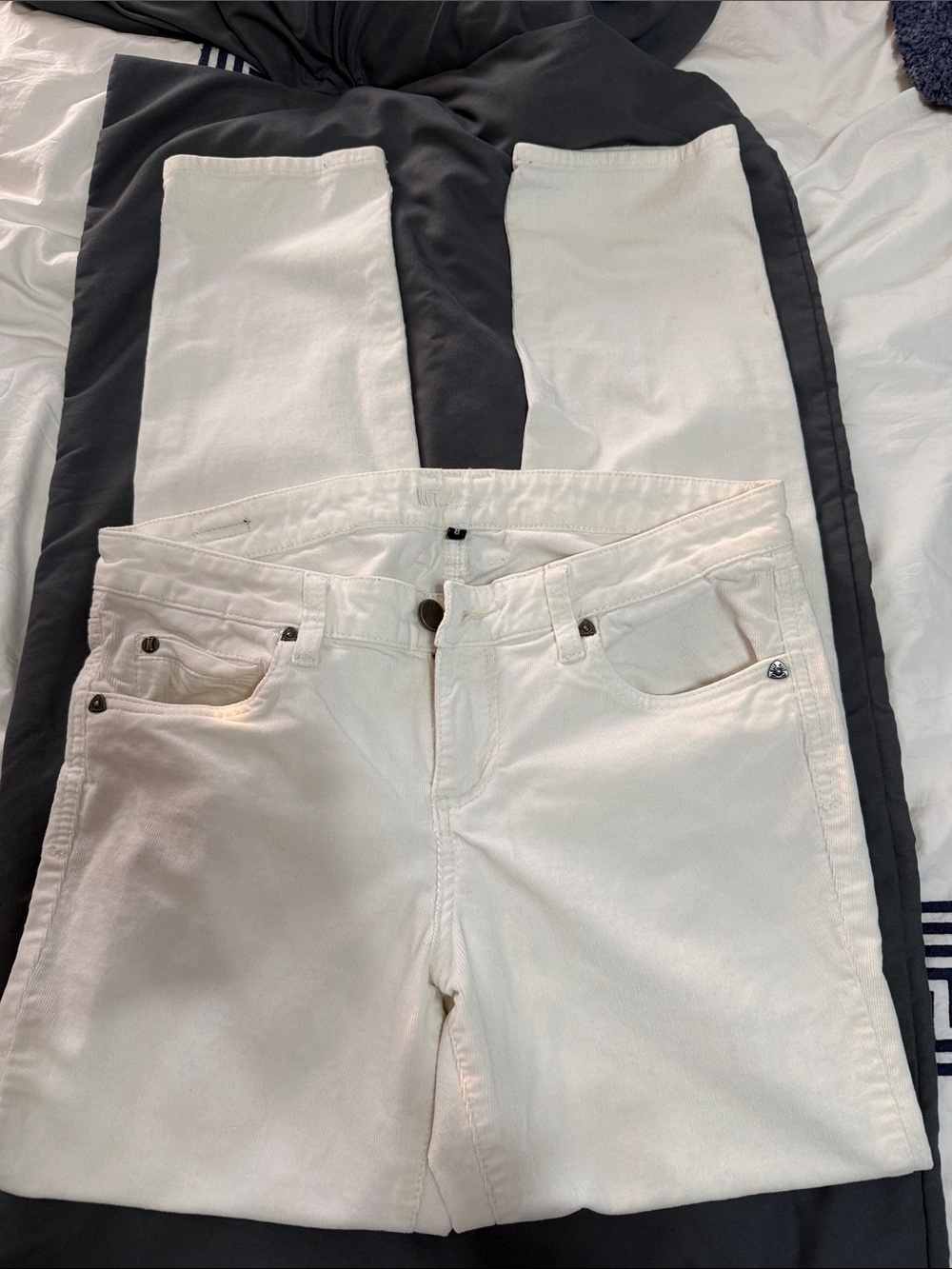 Women’s White Straight-Leg Cordoruy Jeans